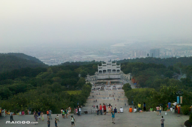 广东外地人来旅游必去的十大景点 广州市白云山风景名胜区上榜,第一是广州市长隆旅游度假区
