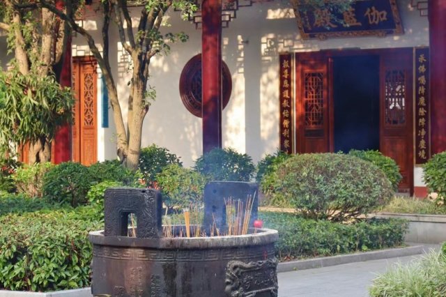 排行前十西宁香火最旺的十大寺院