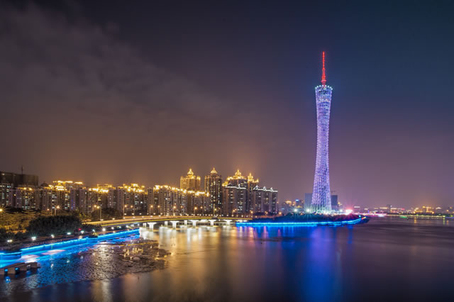 国内十大最美电视塔夜景 排行第三的是中央广播电视塔,中原福塔上榜